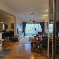 Sea View Apartment, hotel u gradu Bijela