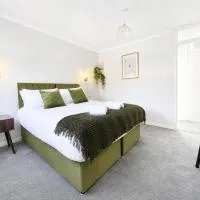 2 Bd House with Free Parking for Contractors and Families, ξενοδοχείο σε Kempston