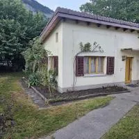 Cozy Garden House in Felsberg near Chur, hotel v destinácii Felsberg