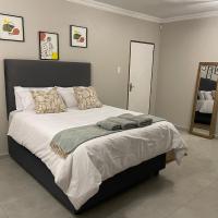 Moonlight Ranch Farm Stay near Hartbeespoort, hotelli kohteessa Pretoria l&auml;hell&auml; lentokentt&auml;&auml; Wonderboom-lentokentt&auml; 