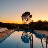 Comfortable Studio in Santiago do Cacém, private pool, 65 m², Hotel in Santiago do Cacém