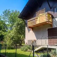 Studio confortable à Taninges, 25 m² avec vue sur jardin, hotel v destinaci Taninges