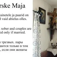 Karske tuba, hotel em Tapa