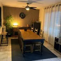 Maison Nicolas, hotell sihtkohas Allonnes