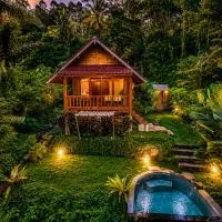 The Payung House - Romantic Riverside Villa, hôtel à Bebandem