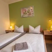 Gästehaus "Zur Katze", hotel sa Gelenau