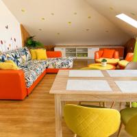 Cozy Mansard Apartment-Steps from the Beach, hotel em Sozopol