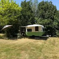 La caravane Belleverte, hotel em Bellegarde-Adoulins