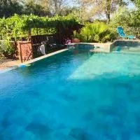 Etage privatif chez Corinne, viešbutis mieste Russan