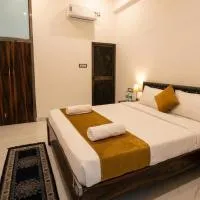 The Awadh Select Ayodhya - Free Private Parking - AC Rooms - Pure Veg, ξενοδοχείο σε Ayodhya