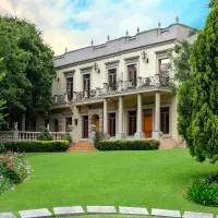 Fairlawns Boutique Hotel & Spa, hótel í Jóhannesarborg