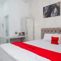 RedDoorz Syariah near Taruna Nusantara Magelang, viešbutis mieste Banyurojo