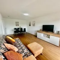 Panorama City Appartement Göppingen - 5 Einzelbetten, Küche, Balkon, Parkplatz, Aufzug, WLAN, hotell i Göppingen
