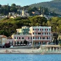 Hotel Piccolo Lido, hotelli kohteessa Bordighera
