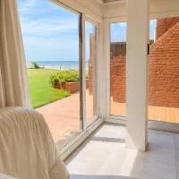 Despertá frente al mar! Loft con bajada privada!, hotel u gradu 'Santa Clara del Mar'