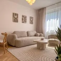 Golden Hour Apartment, hotel in Šurany