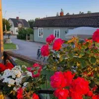 Hus i centrala Nybro i anslutning till boningshuset, hotel en Nybro