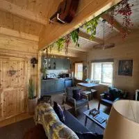 Les Nuits de Brocéliande Chalet de charme, hotell i Beignon