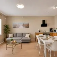 Sandnes में, होटल Uncle Sam Cozy Apartment, parking