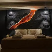 Bevimar Suites with Private Pool and Non Heated Jacuzzi, hotel em Santorini
