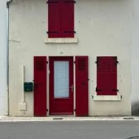 Maison de village classé petite cité de caractère, hotel en Foussais