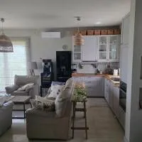 ApartGolf Sobienie Królewskie, hôtel à Sobienie Szlacheckie