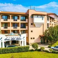 Hotel Oasis Del Mare, hotel u gradu Lozenec
