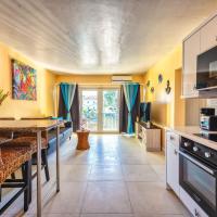 Cozy and Charming Apartment - 5 min walk to beach and town, hotel en Nassau