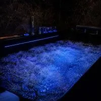 Les Suites du Château I Spa Balnéo I Cinéma Expérience, khách sạn ở Marliens