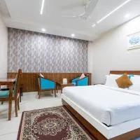 Hotel Leela Grande, хотел в Карнал