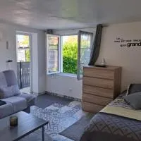 Studio calme climatisé avec borne recharge VE, hotel v destinácii Marcilly-sur-Tille