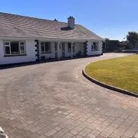 Fiona's Country Accommodation, hotel sa Murphyʼs Bridge