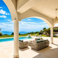 Luxury Panorama Vila with amazing Seaview in Gondolici 7 km from Rabac, хотел в Лабин