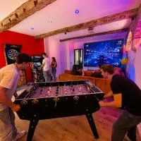Quartier Général des Gamers Arcade Terrasse, hotel u gradu Sent Omer