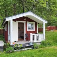 Guest house at E22, nature and free electric car charging، فندق في Edsbruk