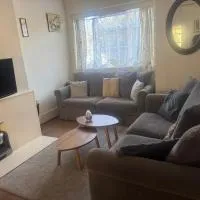 House with garden, London, Free parking, hotel en Feltham