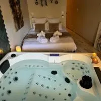 Suite Spa Privatif Jacuzzi & Cinéma: Saint-Pargoire şehrinde bir otel