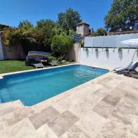 Maison indépendante 30 m2 avec terrasse privée centre ville Marignane, viešbutis mieste Marinjanas