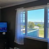 Newfie and a Yankee Bungalow – hotel w mieście Placentia