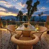 Grand Vista Retriet- A luxury Mountain View Property In Mussoorie By Lilly, hotel sa Mussoorie
