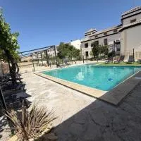 Almaterra Apartamentos Turísticos, hotel Huéscarban