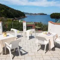 Hotel Punta Pina, hotel u gradu 'Portoferraio'