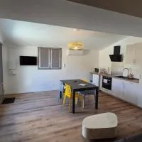 Maison bord de Loire Logement A, hotel di Saint-Rémy-la-Varenne