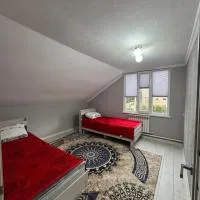 Ademi Guest House, hotel i Kochkor