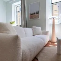 Flores 21 Apartments Príncipe Real، فندق في Bicas