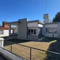 La casa de Rena, hotelli kohteessa Santa Rosa de Calamuchita