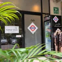 RROOMS Elite Hotel Kachnar House, hotel en Lucknow