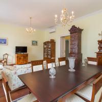 Luxury Seafront Apartment Banje, kh&aacute;ch sạn ở Dubrovnik
