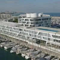 The YACHT - By Fattal Limited Edition, hotel Herclijában