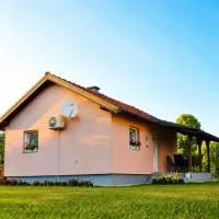 Viesnīca Викендица Братунац pilsētā Bratunac